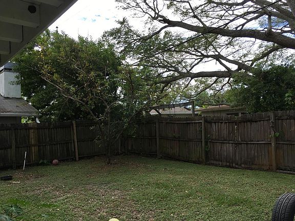4th image of 1312 N Saturn Ave