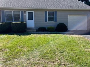 102 N Maple St APT 4A, Enfield, CT 06082