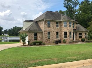607 Lakeshore Dr, Gray, GA 31032