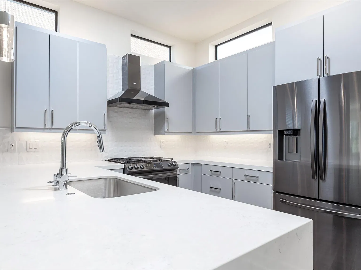 1 bed, 1.5 bath, 1396 sqft, $2,599 — Photo 3
