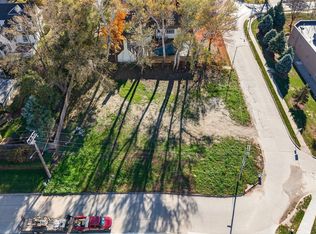 201 S 71st St, Omaha, NE 68132