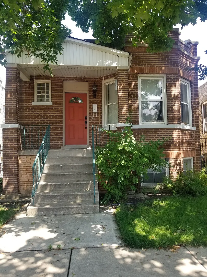 3229 S Springfield Ave photo 1