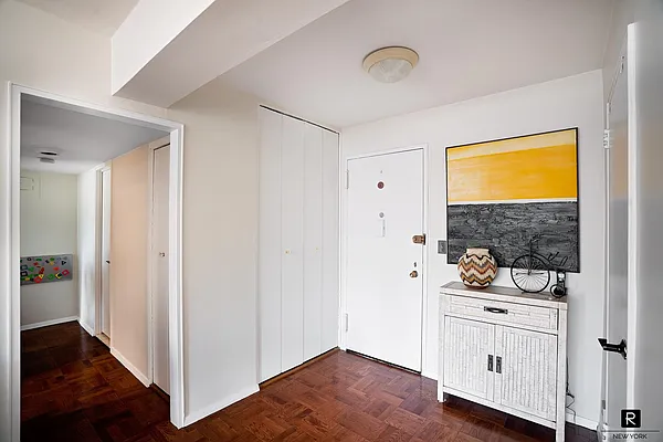 Sold by R New York | media 4