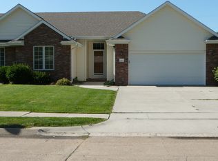 1611 Gaeth Ave, Fremont, NE 68025
