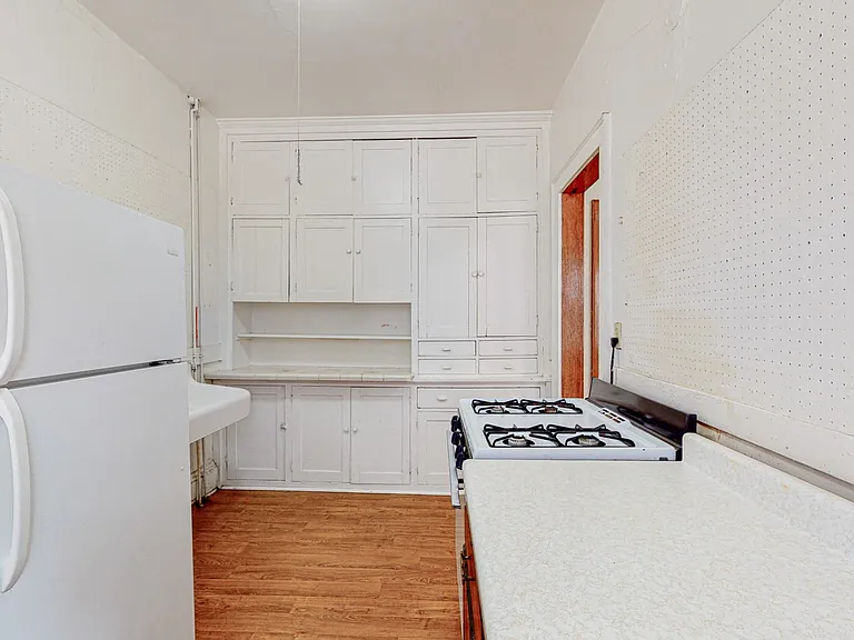 The Breton Apartments — Photo 8