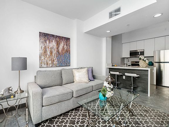 3rd image of 3815 W Avenue 43 #210