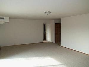 4th image of 2424 E Oakton St APT 3B