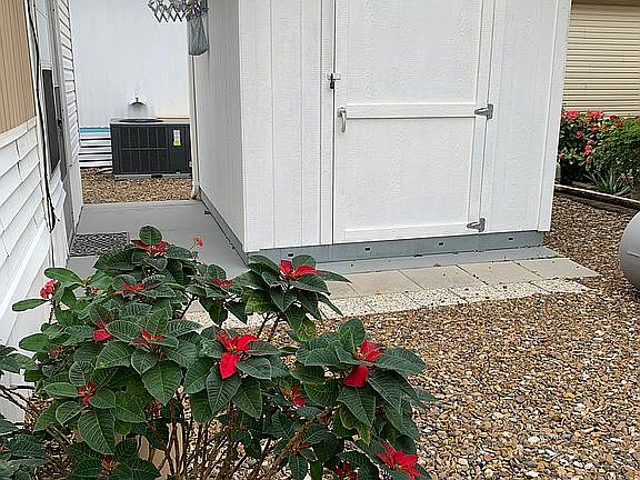 3rd image of 168 Chippewa Cir