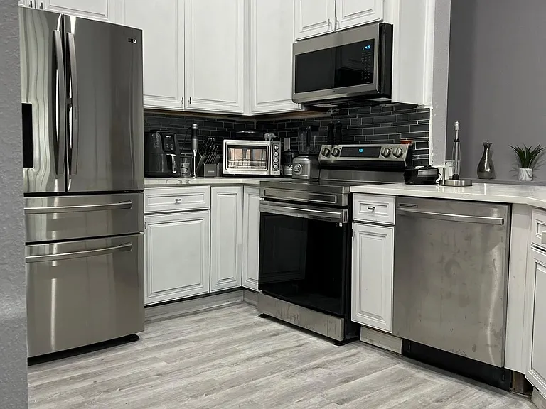 8326 Shallow Creek Ct — Photo 9