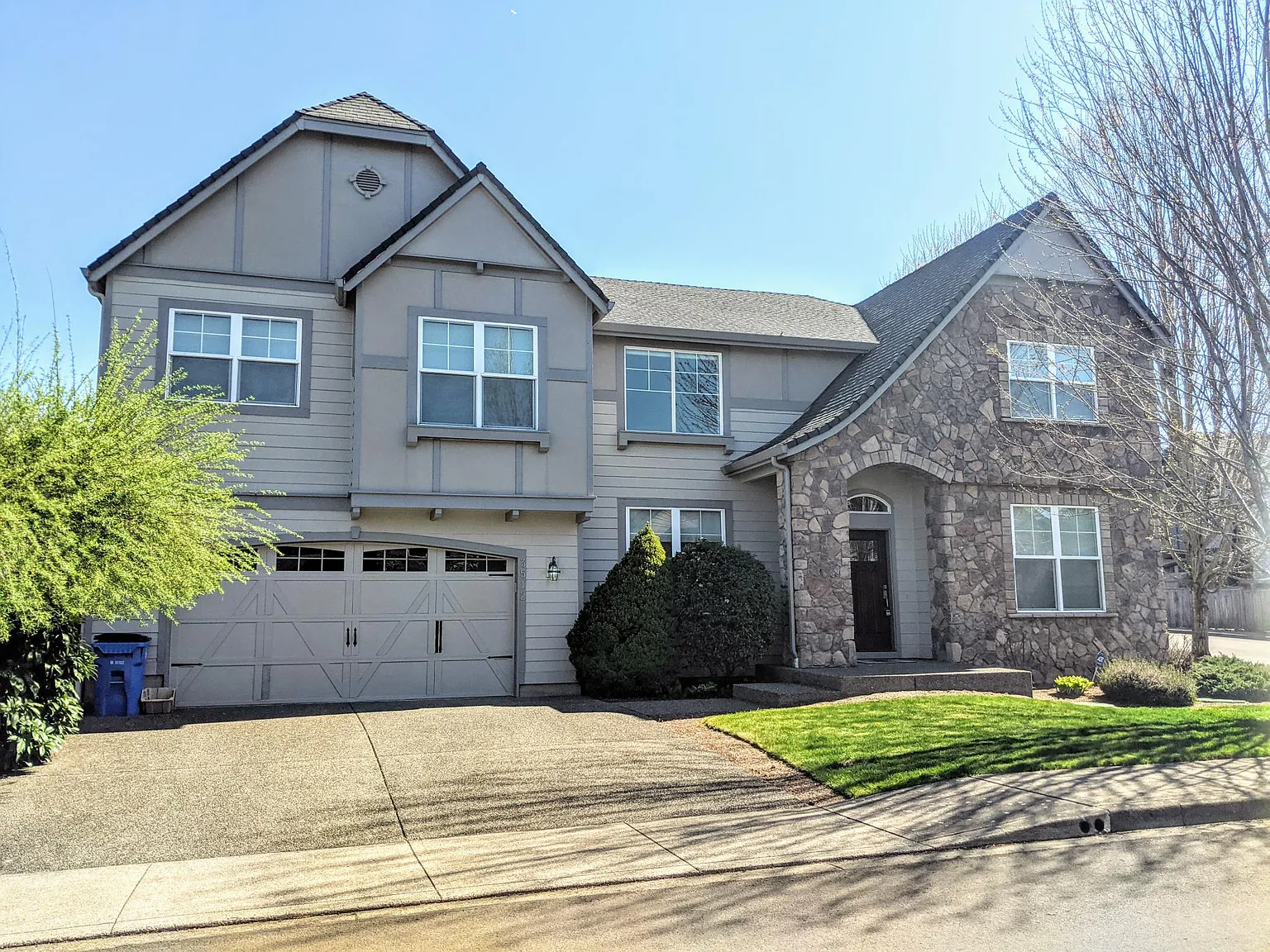 4 bed, 3136 sqft, $3,825 — Photo 1