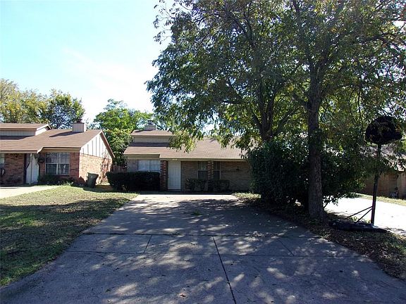 3rd image of 2004 Oakwood Ct