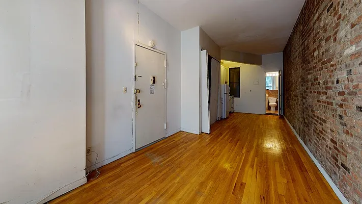 Rented by Bond New York | media 13