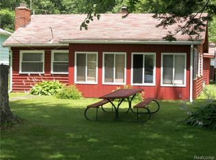 6213 Watson Dr, Pinckney, MI 48169