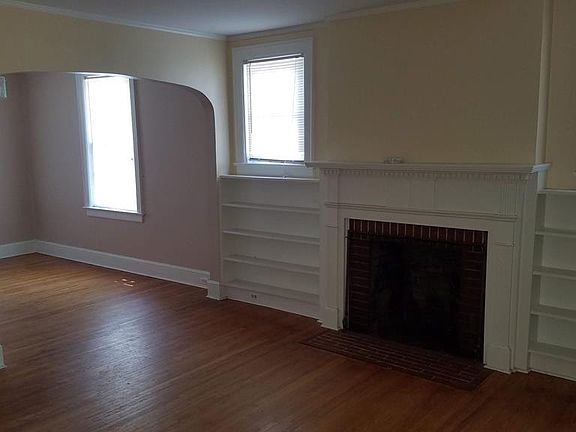 2nd image of 409 Oakdale St