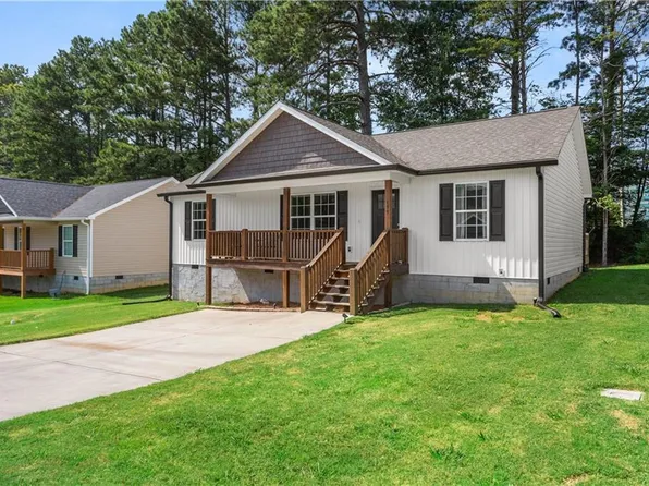 195 Roslyn Ct, Dalton, GA 30720