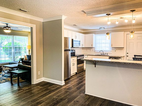 5th image of 3817 Hillock Ct
