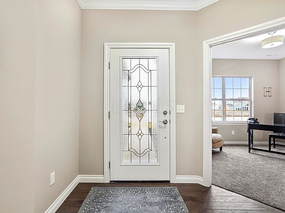 2nd image of 828 Summerlin Ln