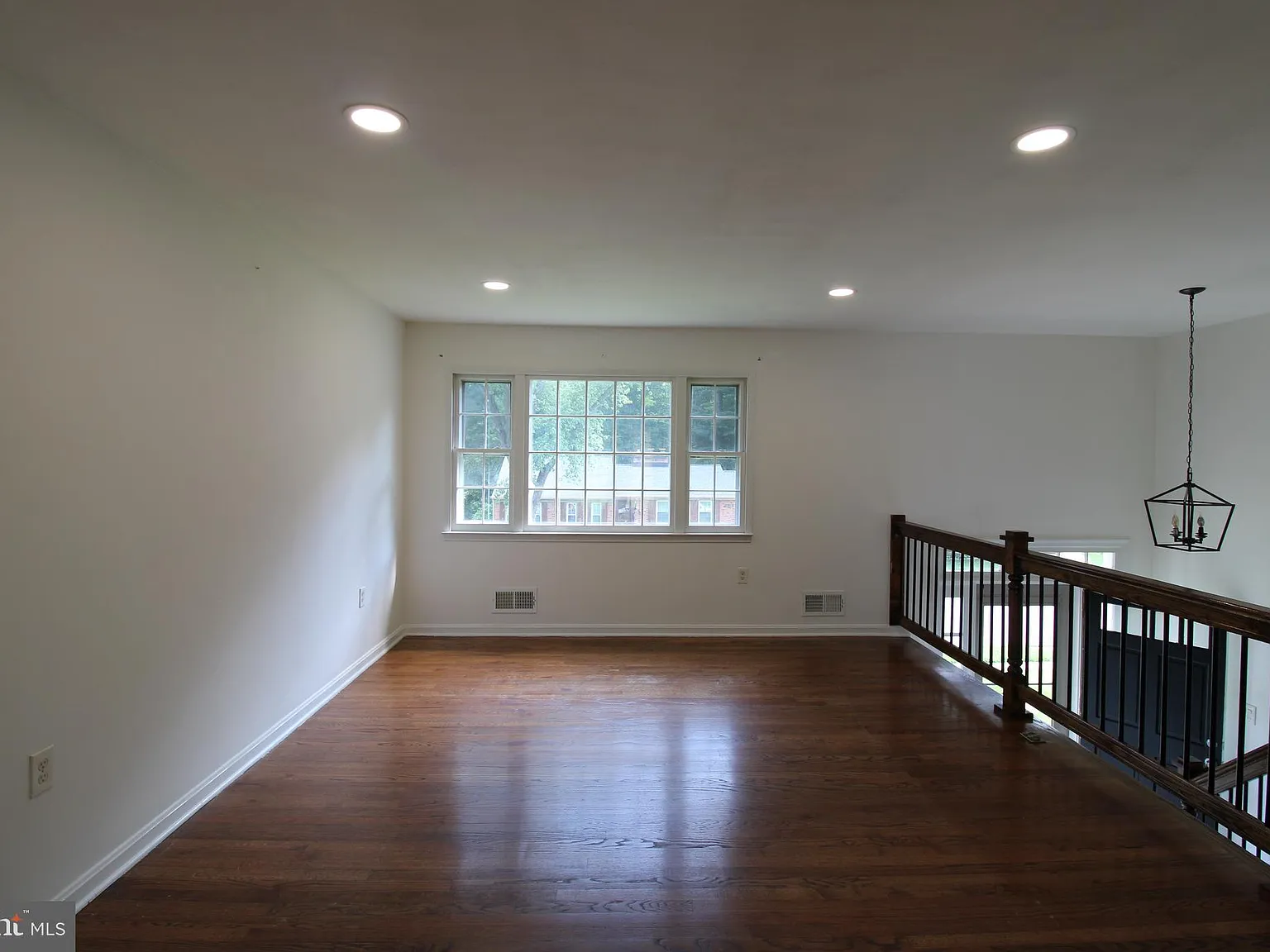 5 bed, 1232 sqft, $3,750 — Photo 4