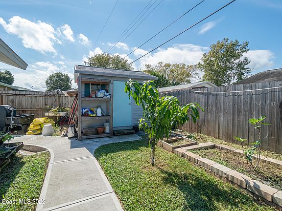 5th image of 1051 Fenway Dr