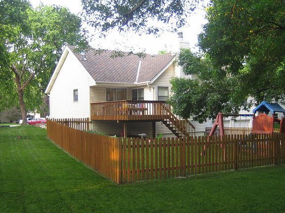 2nd image of 400 NE Wild Plum Ct