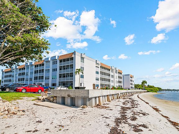 2nd image of 1516 S Lakeside Drive #117