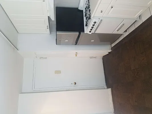 Rented by Yoram Adin, LREB | media 18