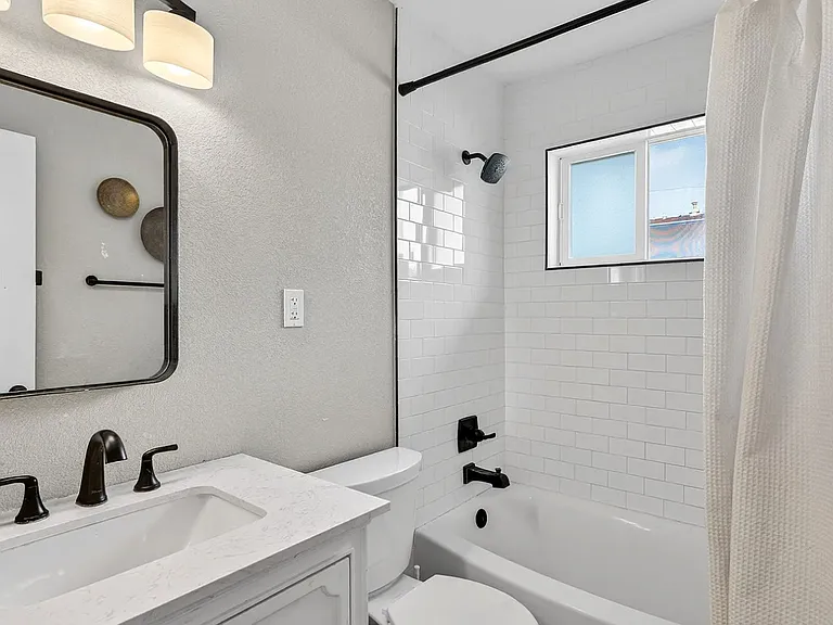 1707 N 42nd St #B — Photo 3