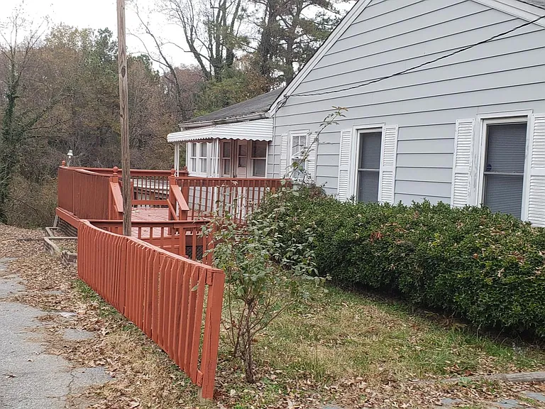 1001 Charlotte Ave — Photo 3