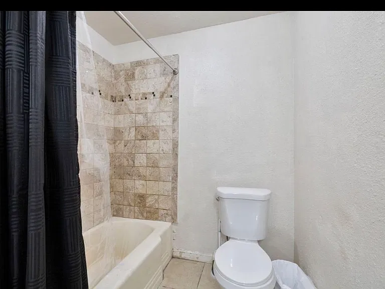 2115 E Princeton Ave — Photo 2