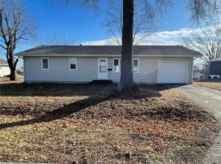706 Sherwood Rd, Paris, MO 65275