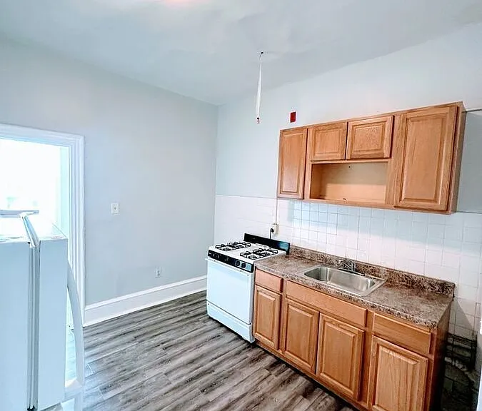 1317 W Allegheny Ave #2F — Photo 8