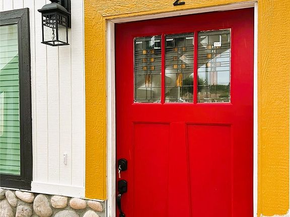 2nd image of 1122 W Palm Ave #2