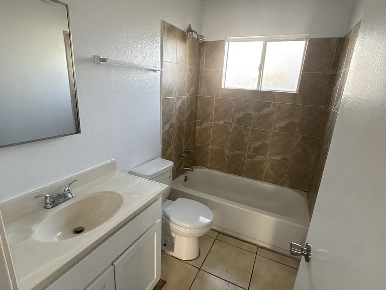1195 Valencia Ave #A — Photo 6