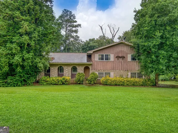 2069 Forest Dr, Fayetteville, GA 30214