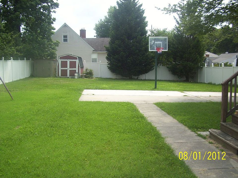 Back Yard Basketball Court 