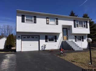 7 Kingsley Ave, Gansevoort, NY 12831