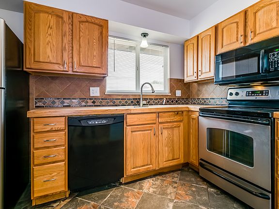 4th image of 1124 Holland Park Blvd APT 4
