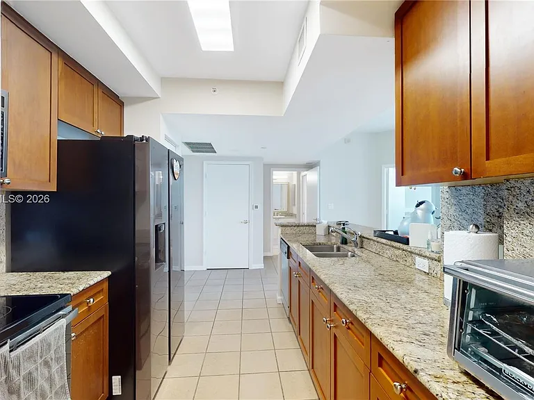 19501 W Country Club Dr #Penthouse 10 — Photo 5