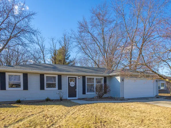 1903 Shaker Dr, Valparaiso, IN 46383