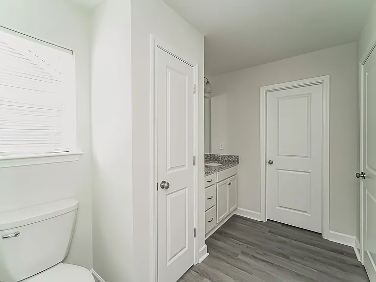 642 E Ketchie St — Photo 10