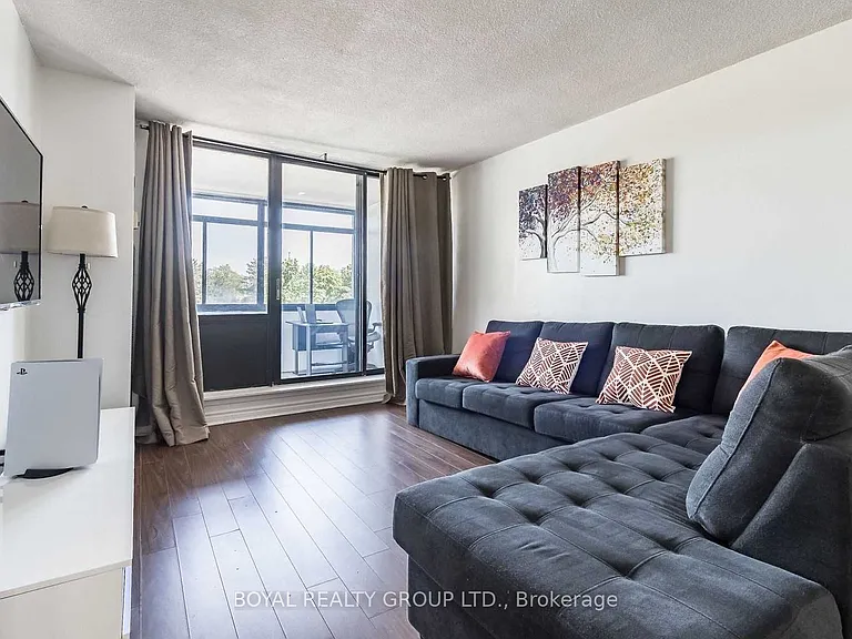 18 Knightsbridge Rd #303 — Photo 11