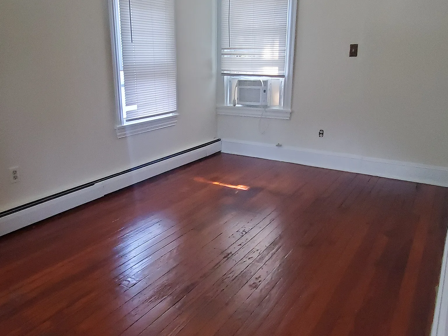 1 bed, 680 sqft, $1,350 — Photo 4