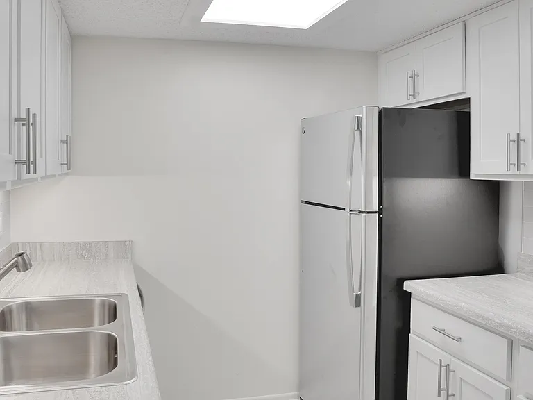 Auburn Townhomes — Photo 7