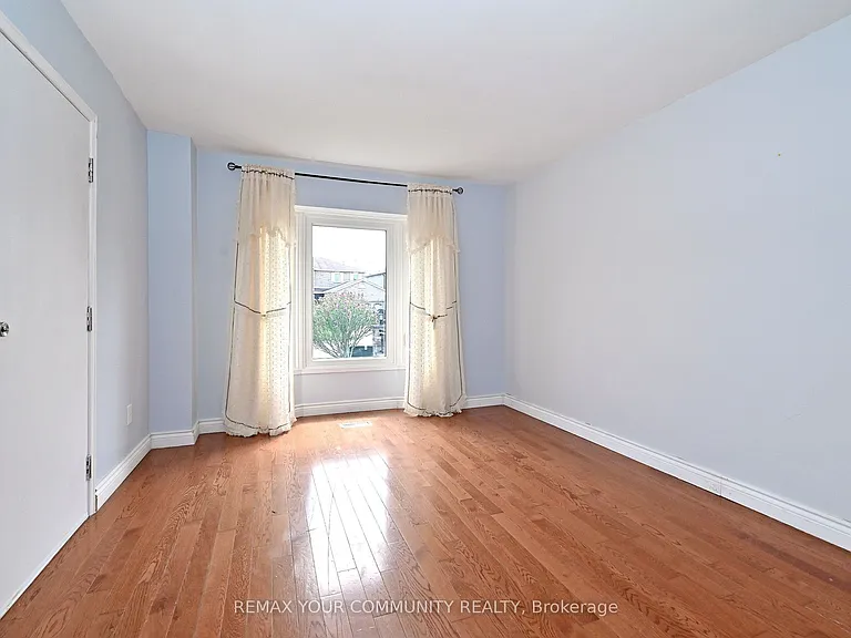 35 Dakin Dr — Photo 7