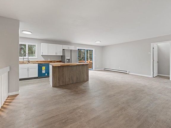 3rd image of 1169 Holmes Rd