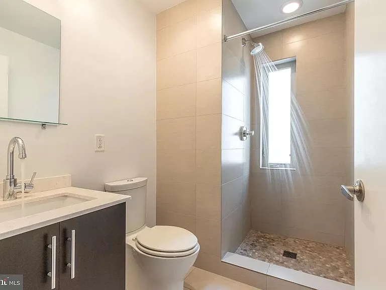 1116 N Hope St — Photo 18