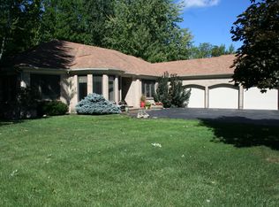 4406 Autumn Ln, Lewiston, NY 14092