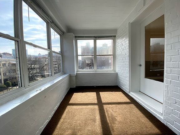 3rd image of 5800 N Winthrop Ave APT 3