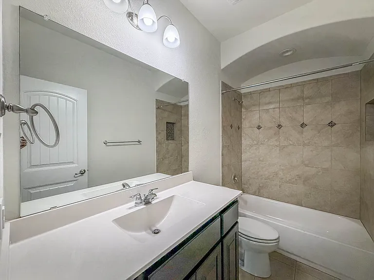 1117 Genola Dr — Photo 10