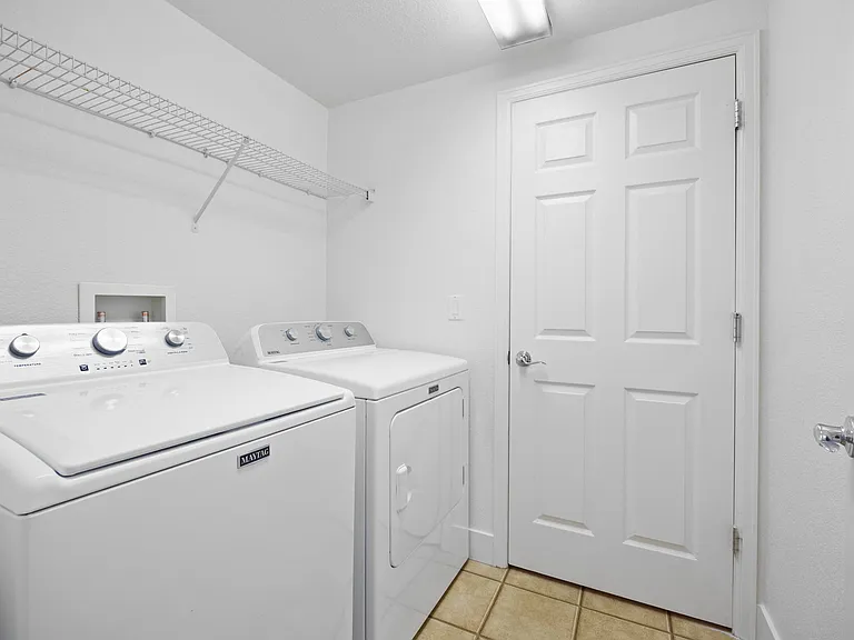 20396 E Columbia Pl — Photo 12